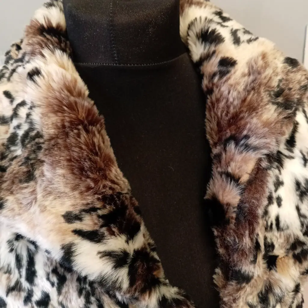 Brown and black cropped faux fur jacket with leopard print 4.webp
