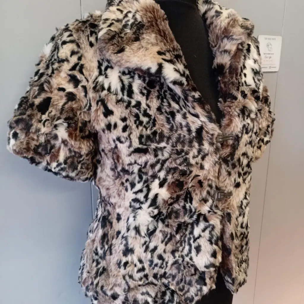 Brown and black cropped faux fur jacket with leopard print 2.webp