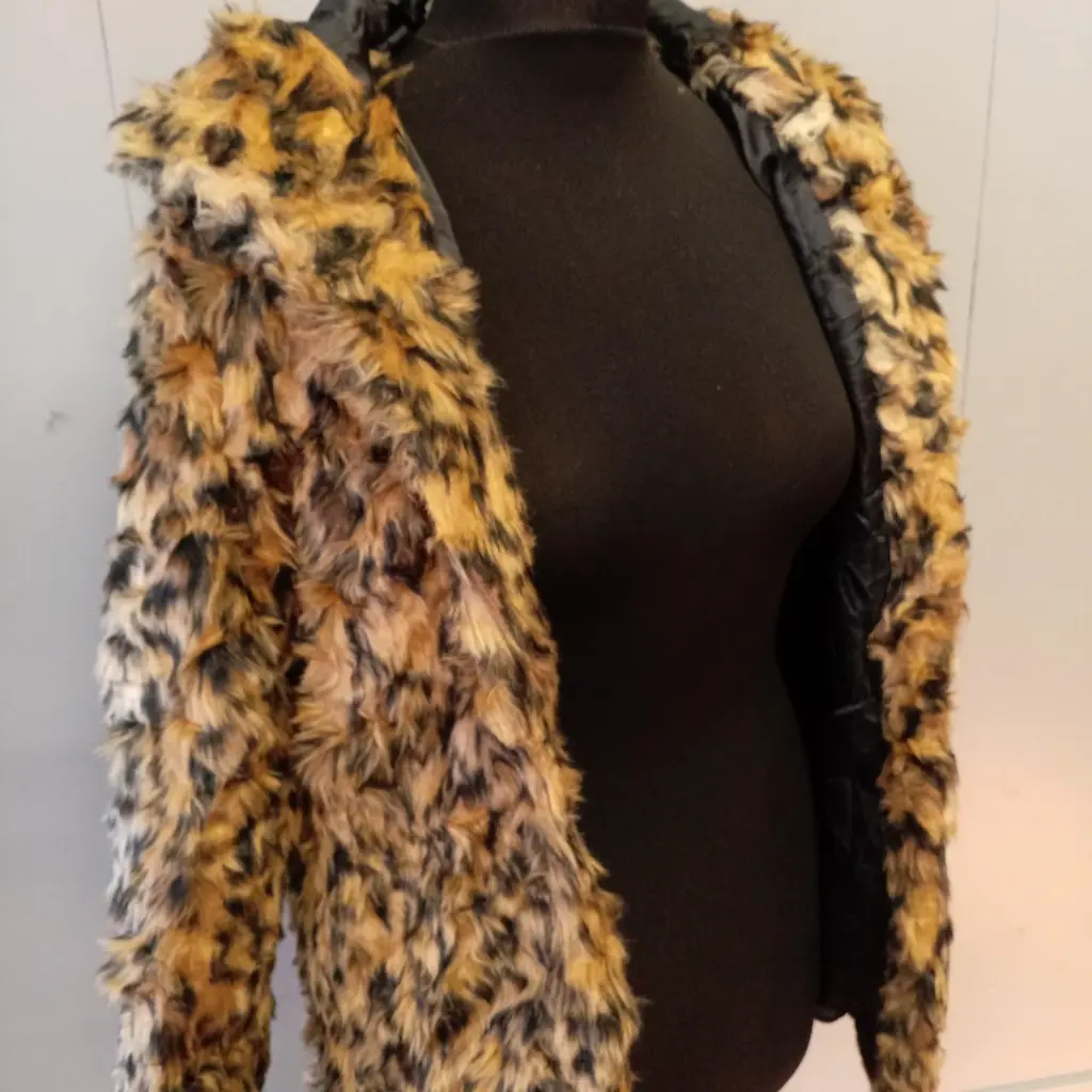 Leopard print coat with hood XL size 4.webp