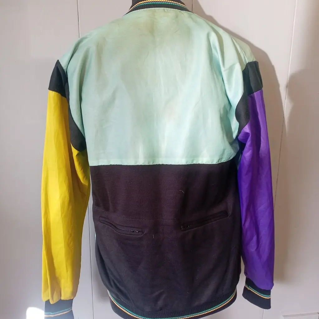 Vintage late 80s Ultima Italian Cycling Satin Jacket 2 rear pockets 3.webp