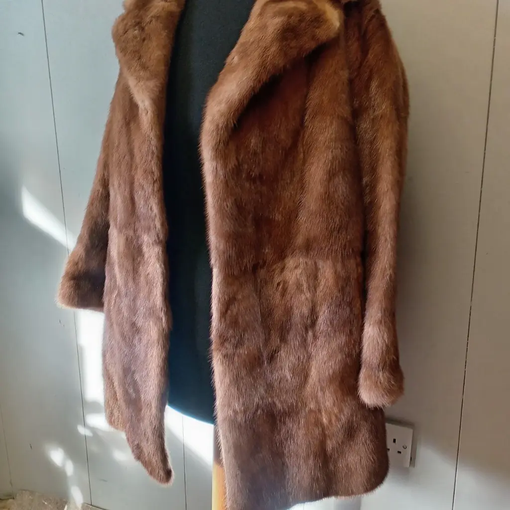 Brown vintage fur coat with a touch of elegance glamour glossy dark brown 3.webp