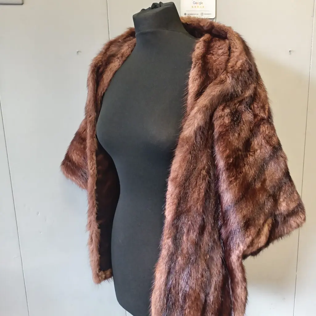 vintage brown muskrat fur stole cape 1940s 3.webp