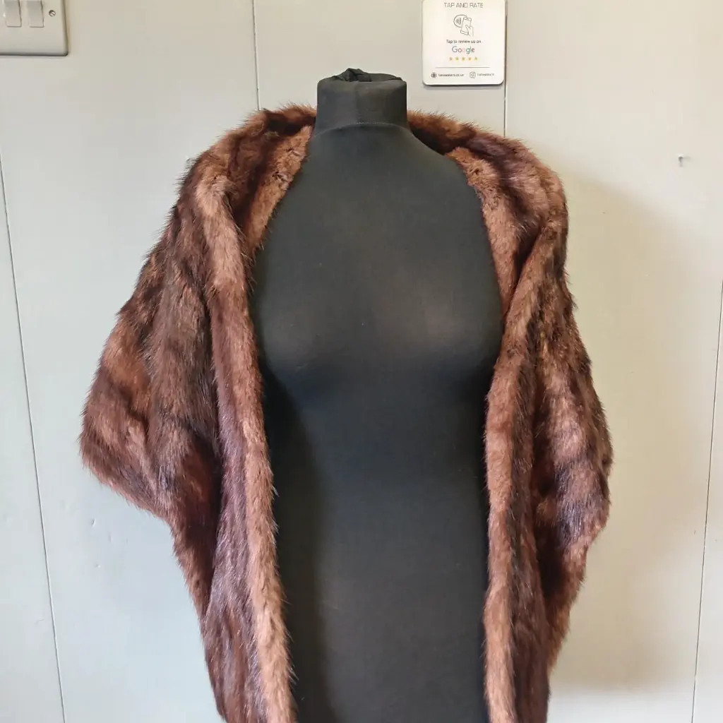 vintage brown muskrat fur stole cape 1940s 2.webp