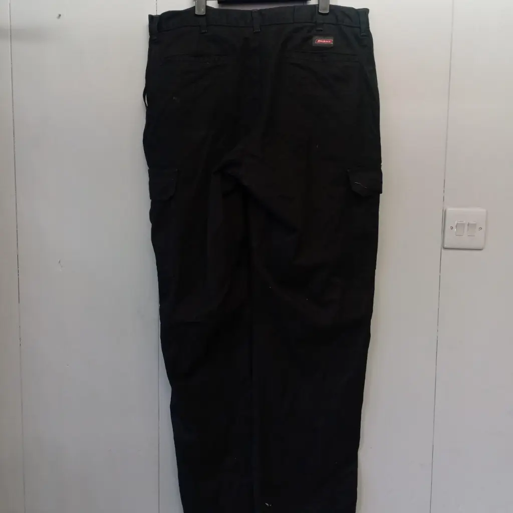 Black Dickies cargo trousers skater Missing fastening button size UK 36 leg 34 inch 2.webp