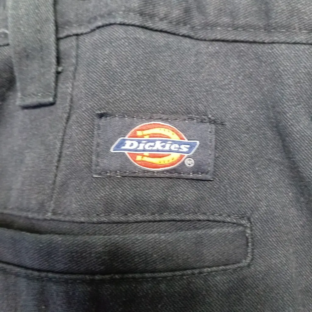 Navy Dickies cargo trousers with a relaxed fit skater Size UK 36 leg 32 inch 4.webp