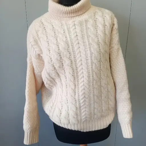 Cream cable knit pure new wool jumper with mock neck and long sleeves cropped waist