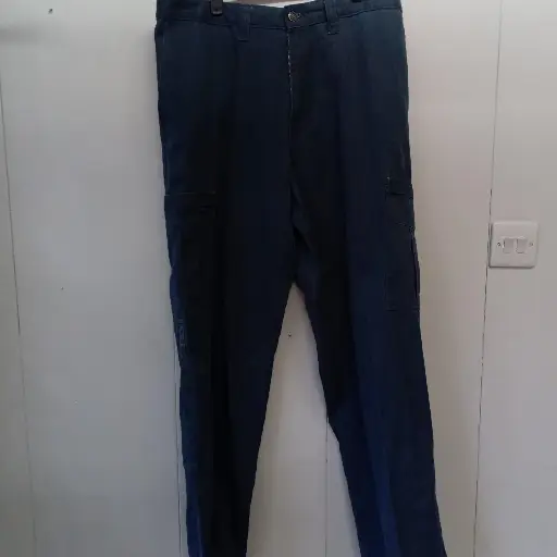 Navy Dickies cargo trousers with a relaxed fit skater Size UK 36 leg 32 inch